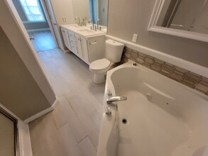 332 Villa Dr in Lake St. Louis, MO - Building Photo - Building Photo