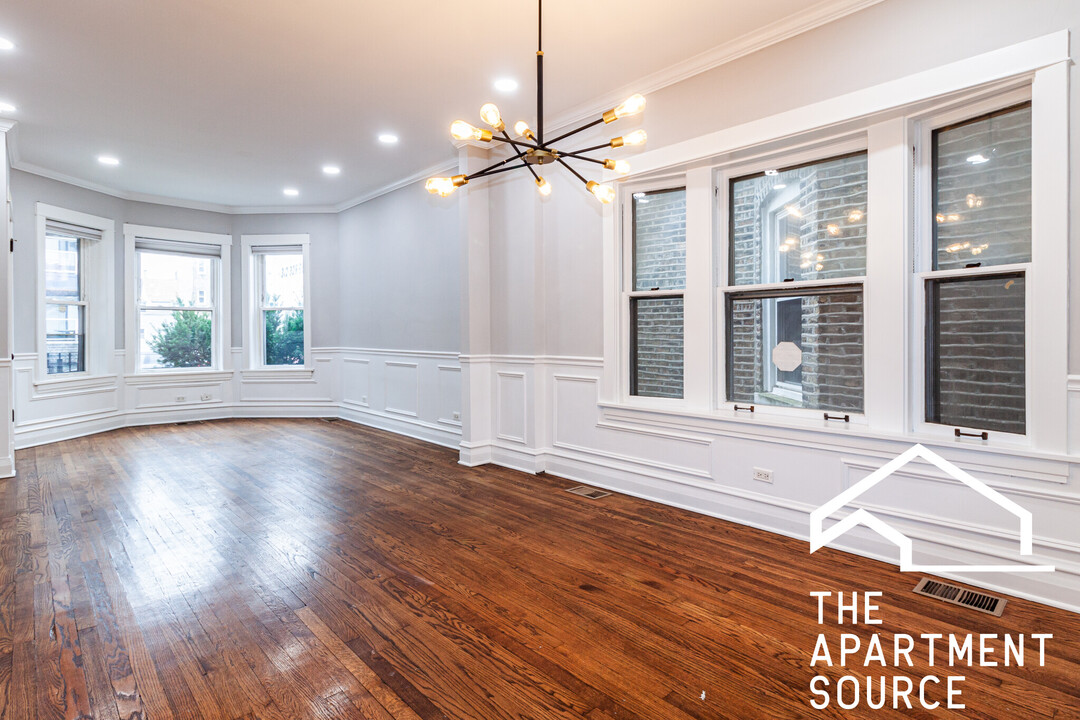 2509 W Diversey Ave in Chicago, IL - Building Photo