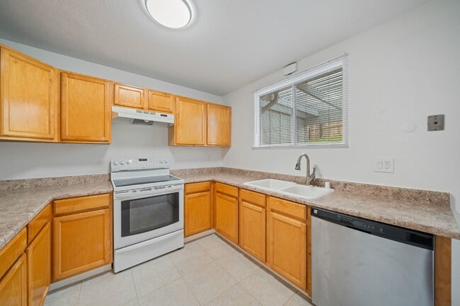 3571 Fireway Dr in San Diego, CA - Building Photo - Building Photo