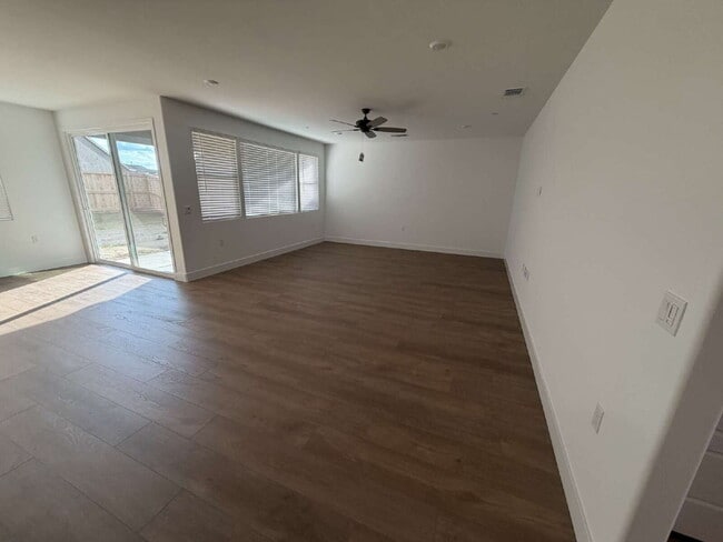 8539 Ponderosa Ave in Shafter, CA - Building Photo - Building Photo