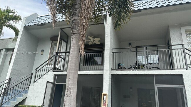 16551 Blatt Blvd in Weston, FL - Building Photo - Building Photo