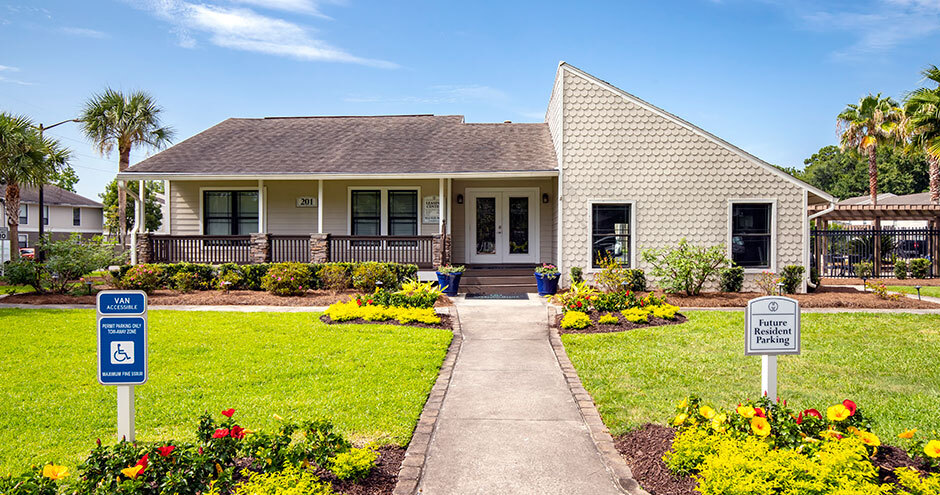 Sterling Bluff Apartments in Savannah, GA - Building Photo