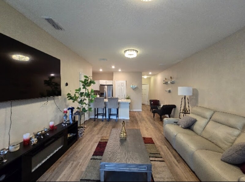 7804 Merchants Way in Jacksonville, FL - Foto de edificio