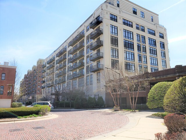 1525 S Sangamon St, Unit 515 in Chicago, IL - Building Photo