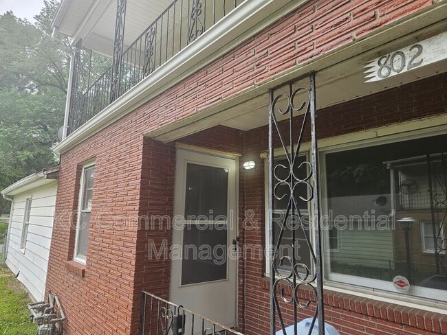 802 E 75th Terrace