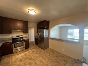 822 W 7th Ave in Escondido, CA - Building Photo - Building Photo