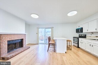 5 Briarstone Ln in Gaithersburg, MD - Building Photo - Building Photo