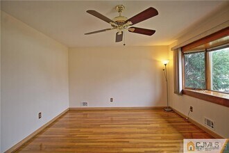 91 Hickory St in Edison, NJ - Building Photo - Building Photo