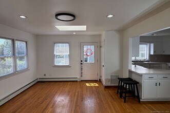 29 Ridgeley St in Darien, CT - Building Photo - Building Photo