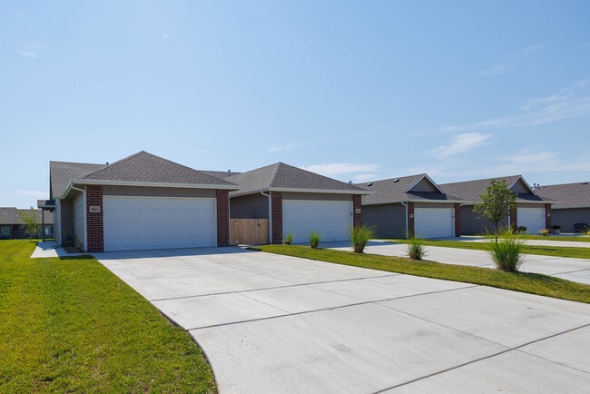 property at 8059 E 34th Ct S