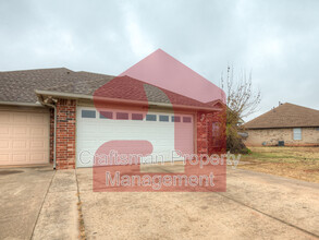 2711 Silvertree Dr in Oklahoma City, OK - Building Photo - Building Photo