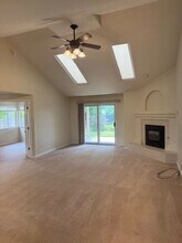 3071 Stonecrest Pl in Redding, CA - Building Photo - Building Photo