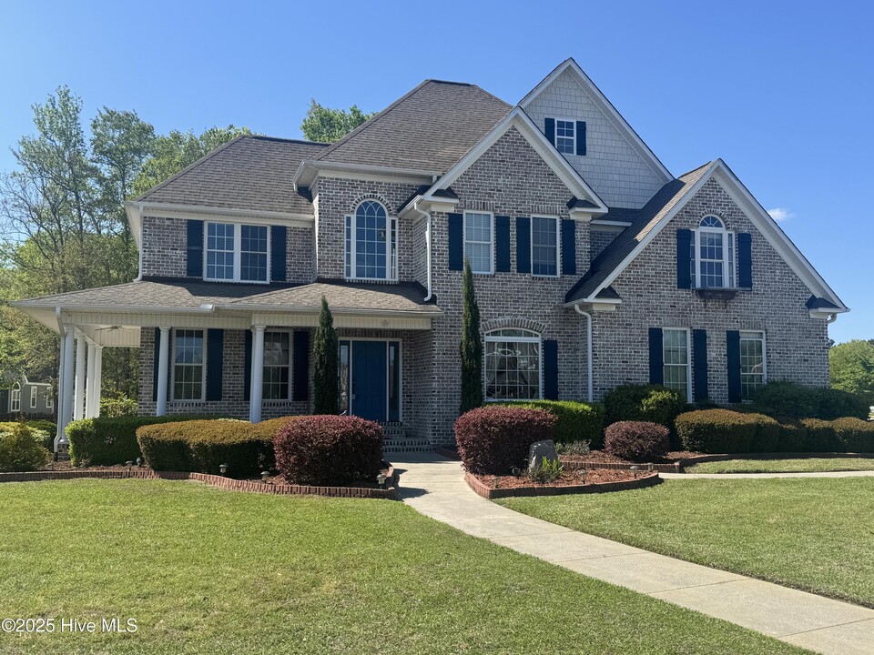 219 Iverleigh Ln in Jacksonville, NC - Building Photo
