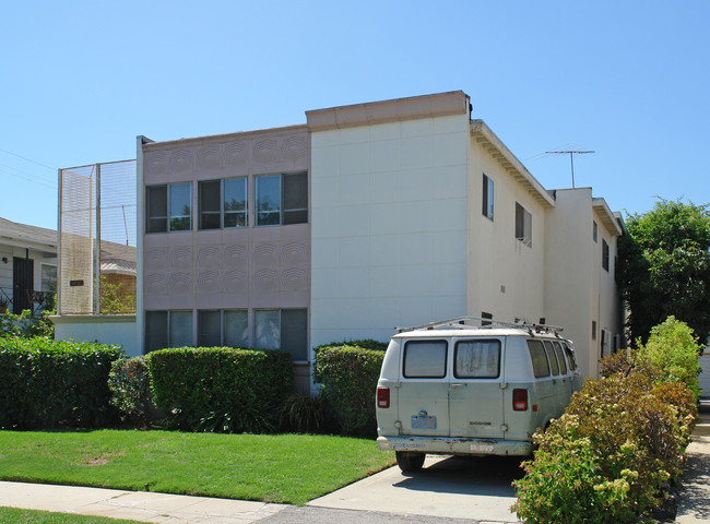 721 N Edinburgh Ave in Los Angeles, CA - Foto de edificio - Building Photo