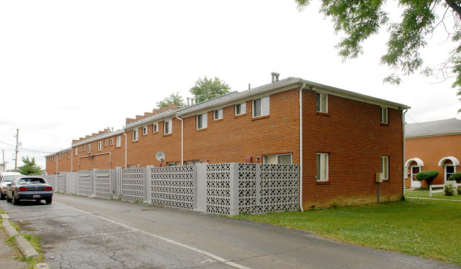 892 N Meadows Ct in Columbus, OH - Building Photo - Building Photo