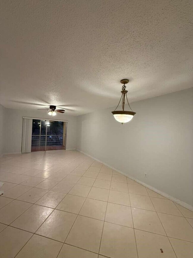 3550 NW 104th Ave in Coral Springs, FL - Building Photo - Building Photo