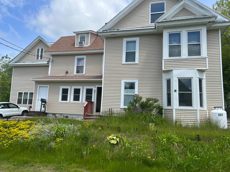 131 West St, Unit W131 in Pittsfield, ME - Foto de edificio