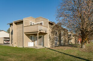 Driftwood Court Apartments in Spokane, WA - Building Photo
