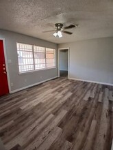 7824 Larchridge Dr in Dallas, TX - Building Photo - Building Photo