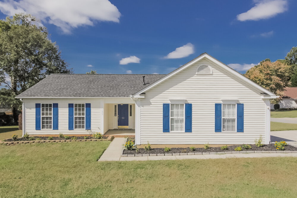 133 Clairwood Dr in Mount Holly, NC - Building Photo