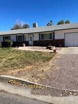 720 Yarbrough St in Canon City, CO - Building Photo