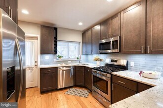 626 S Curley St in Baltimore, MD - Building Photo - Building Photo