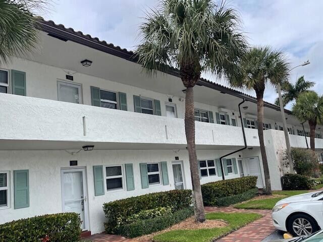 3605 NE 32nd Ave, Unit 209a in Fort Lauderdale, FL - Foto de edificio - Building Photo
