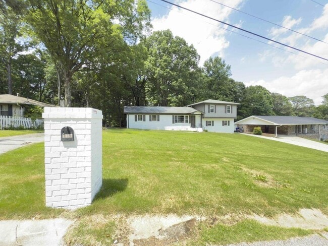 property at 4307 Parkview Dr
