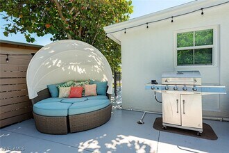 1971 Holiday Ln in Naples, FL - Building Photo - Building Photo