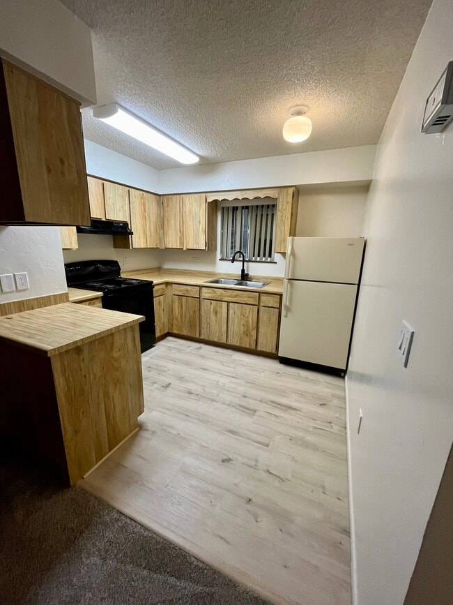 322 Pioneer Dr, Unit #2 in Prescott, AZ - Building Photo - Building Photo