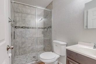 225 Hanosh Ct SE in Albuquerque, NM - Building Photo - Building Photo