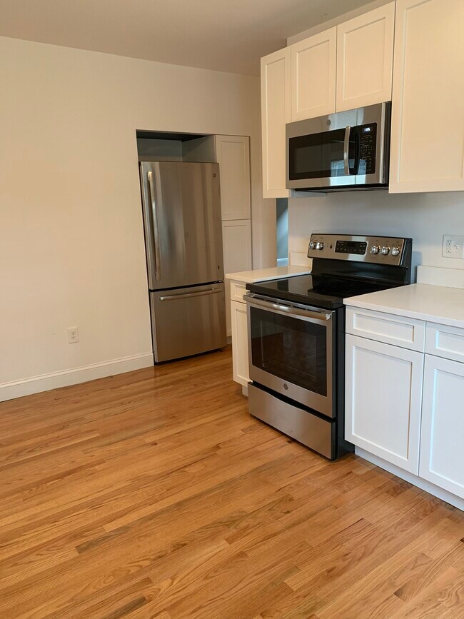 21 Moraine St, Unit 1 in Boston, MA - Foto de edificio - Building Photo