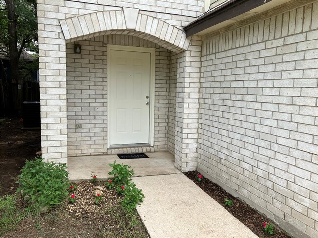 9629 Sugar Hill Dr in Austin, TX - Building Photo - Building Photo
