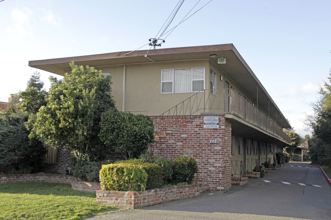 Cherry Way Apartments in Hayward, CA - Building Photo