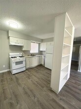 404 Swanee Dr in Austin, TX - Building Photo - Building Photo