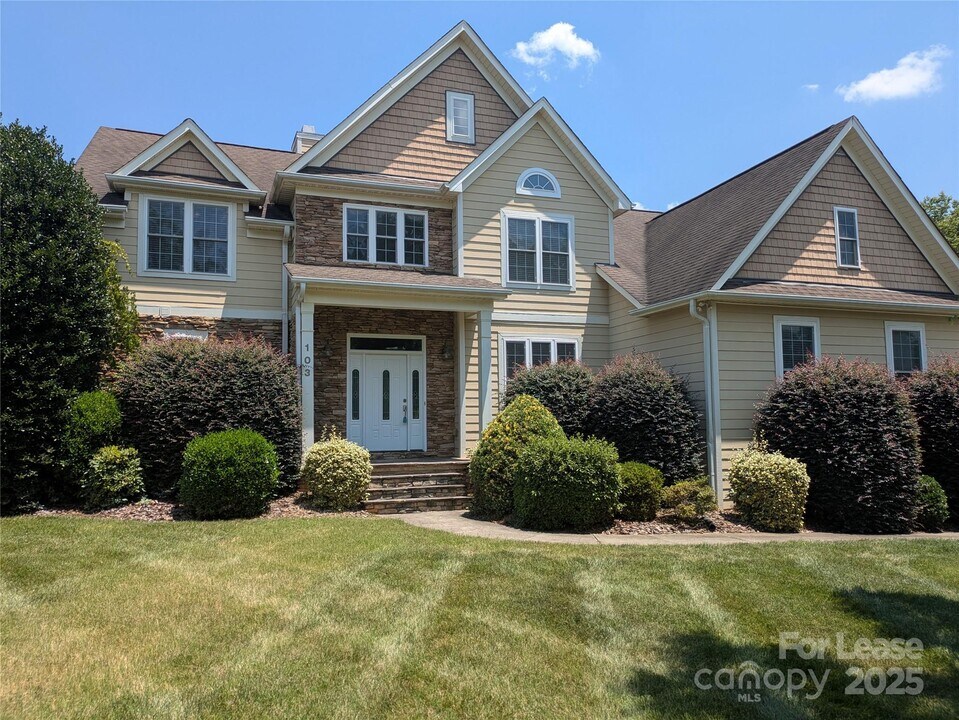 103 Hickory Hill Rd in Mooresville, NC - Building Photo