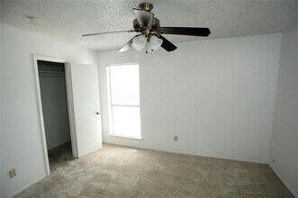 422 W 4th St in Kennedale, TX - Building Photo - Building Photo