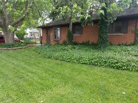 3966 S Gulley Rd in Dearborn Heights, MI - Building Photo