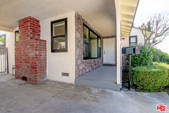414 University Ave in Burbank, CA - Building Photo - Building Photo