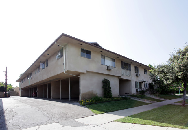 2510 Queensberry Rd in Pasadena, CA - Foto de edificio - Building Photo