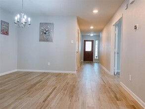 9626 Winter Bloom Ln in Houston, TX - Foto de edificio - Building Photo