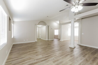 8790 Wahine Ct in Henderson, NV - Building Photo - Building Photo