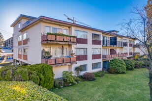 1612 Saint Georges Ave in North Vancouver, BC - Building Photo