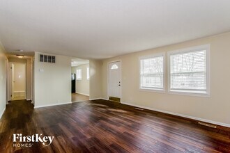 728 Jackson Ave in Carpentersville, IL - Building Photo - Building Photo