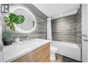 1077 Marinaside Crescent in Vancouver, BC - Building Photo - Building Photo