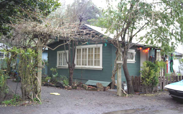 17425 Orchard Ave in Guerneville, CA - Foto de edificio - Building Photo