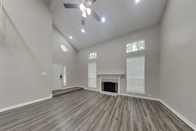 property at 1514 Chestnut Ln