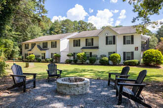 Cross Creek Apartments in Carrollton, GA - Foto de edificio - Building Photo