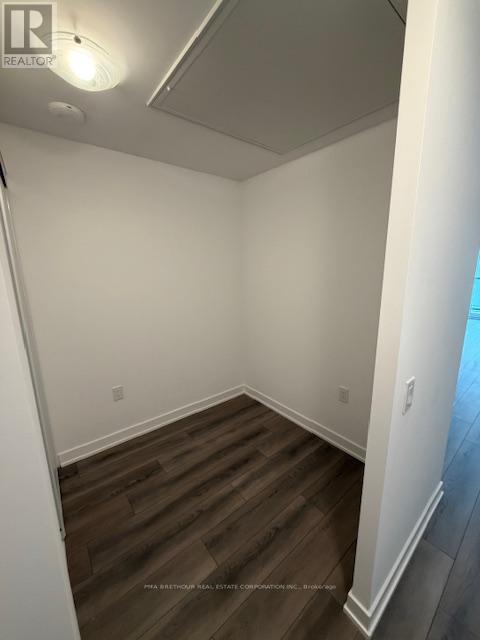 7439 Kingston Rd in Toronto, ON - Building Photo - Building Photo