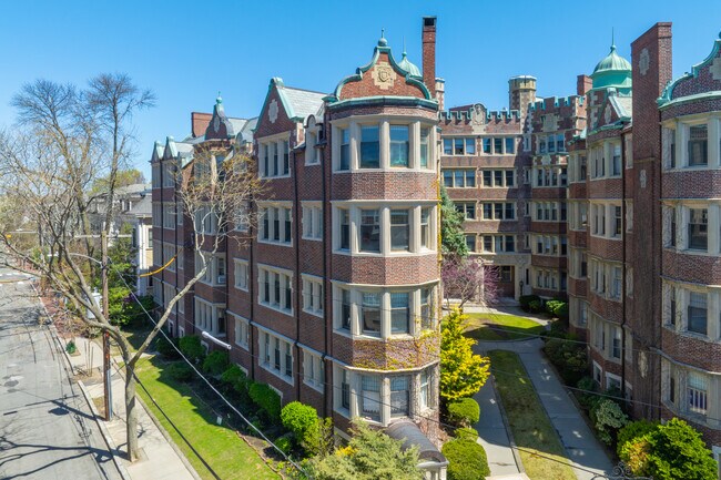 The Castle in Cambridge, MA - Building Photo - Building Photo